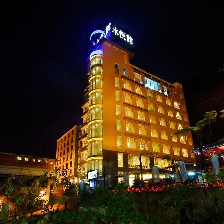 Crystal Hotel Ренай Екстериор снимка