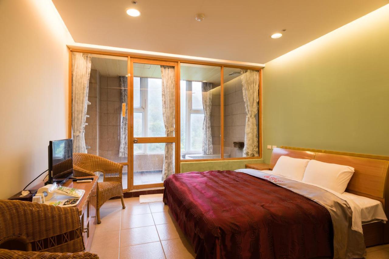 Crystal Hotel Ренай Екстериор снимка