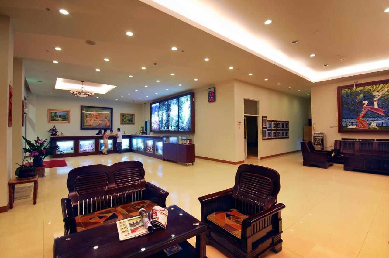 Crystal Hotel Ренай Екстериор снимка