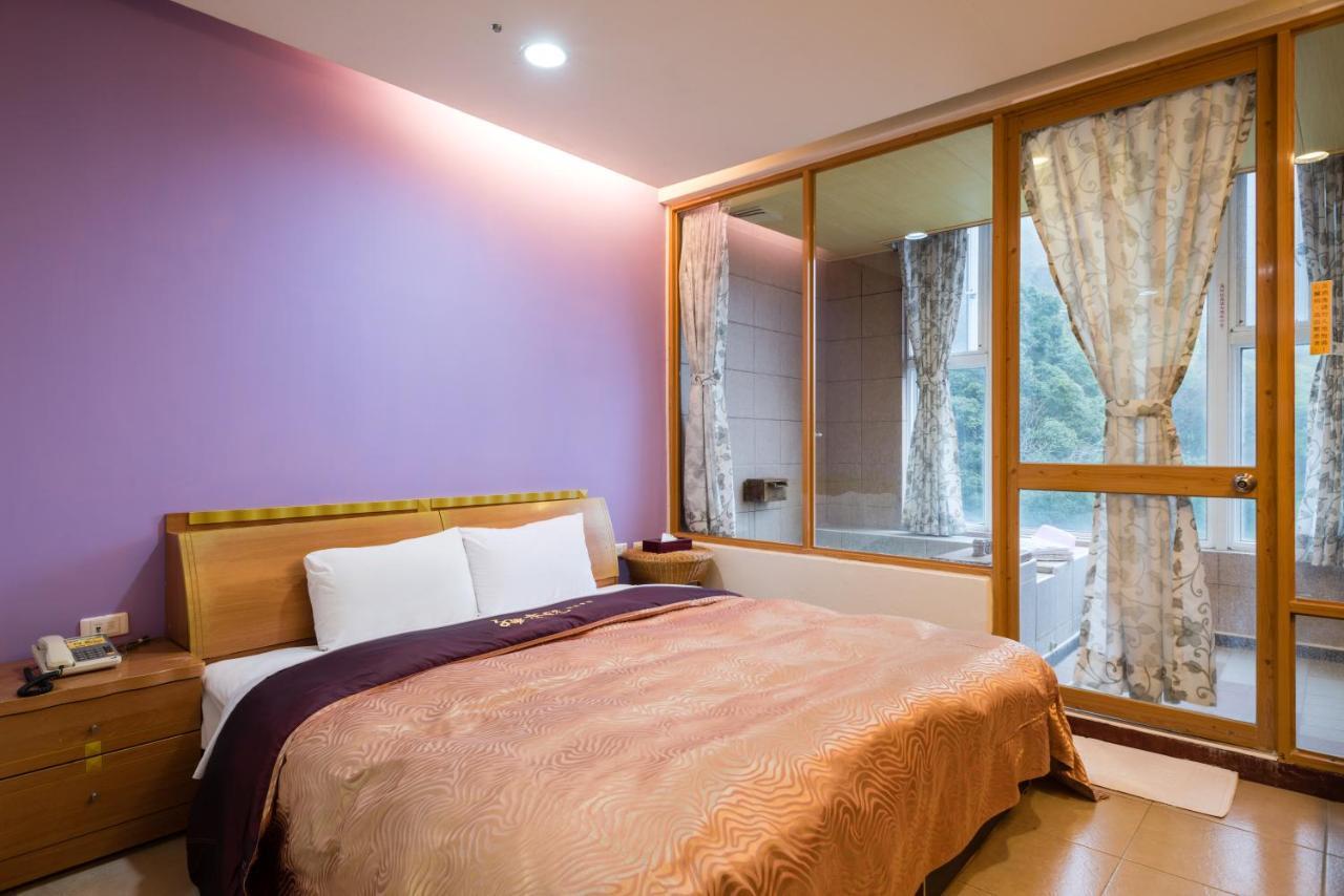 Crystal Hotel Ренай Екстериор снимка